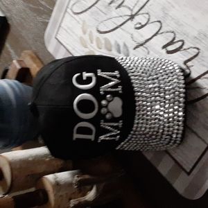 Black ball cap.